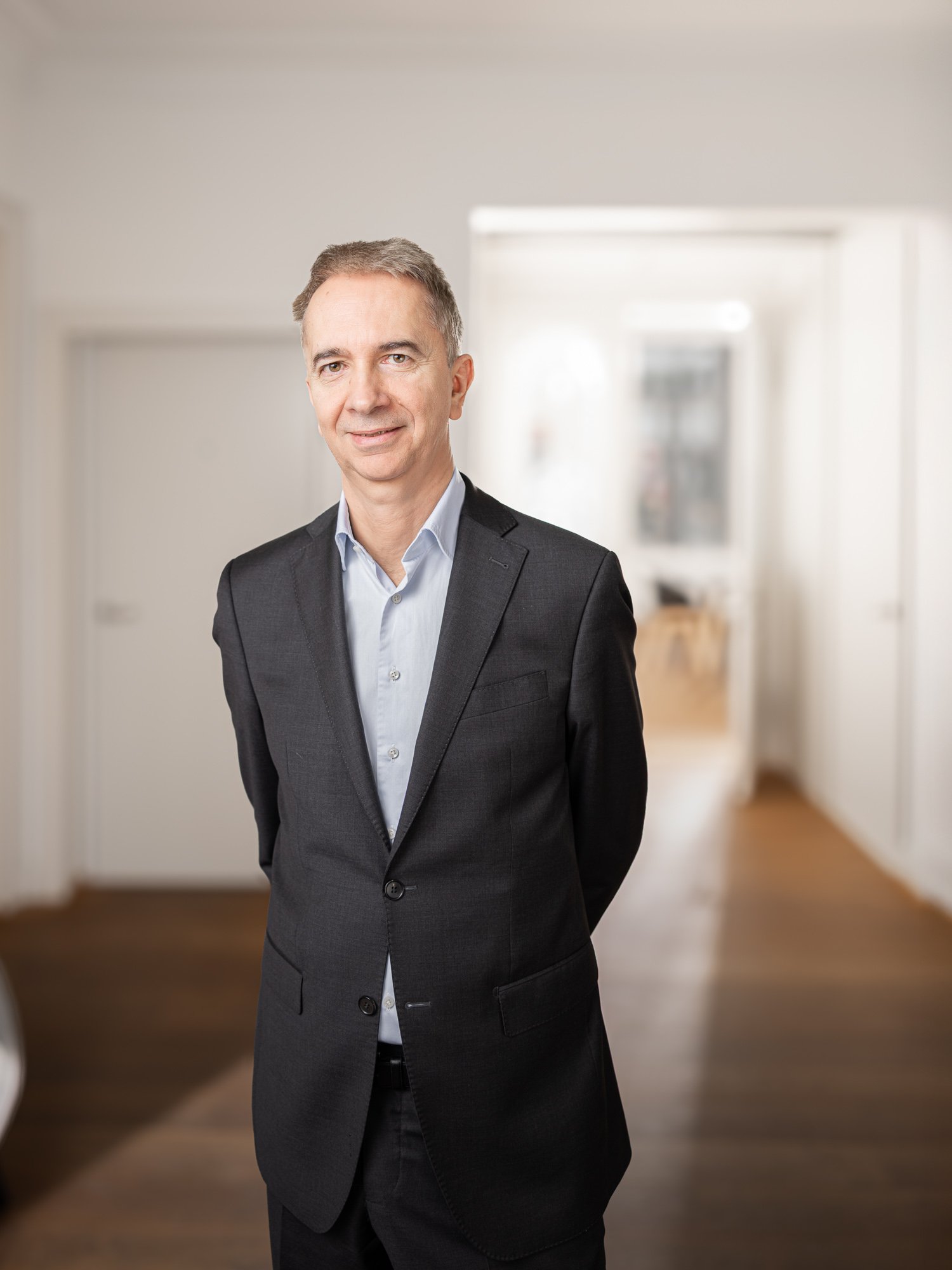 Sergije Frangeš Ganzkörper